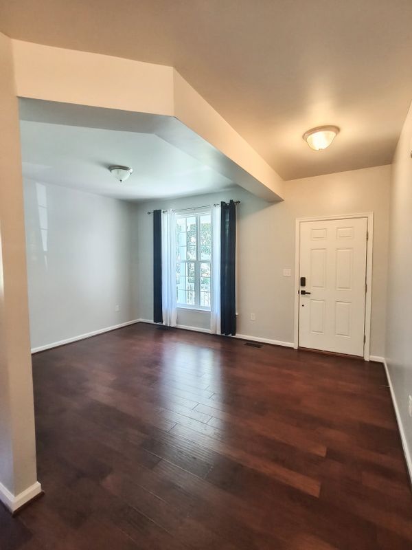 Building Photo - 2913 Lakeview Pkwy