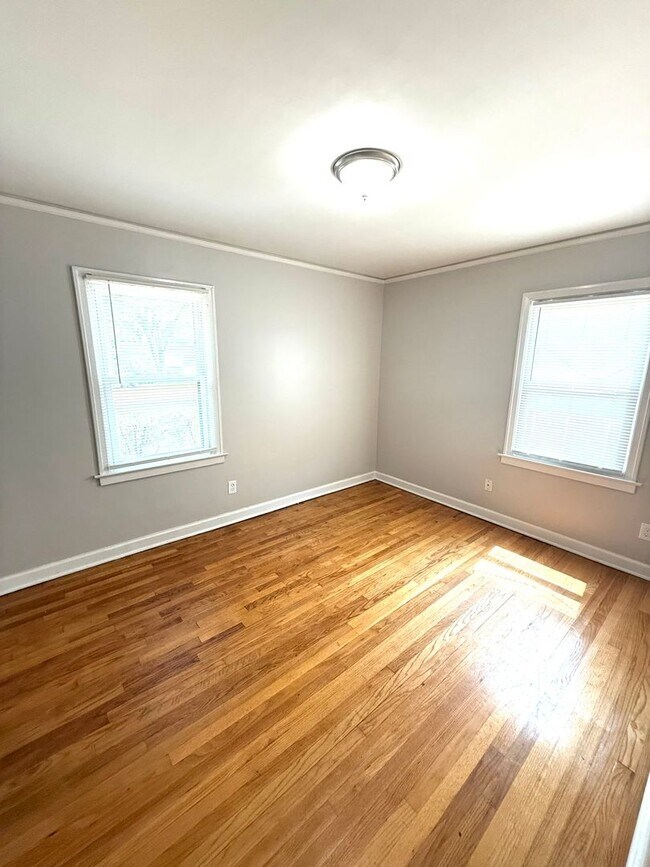 Building Photo - ** 4 Bed 2 Bath located in Dalraida ** Cal...