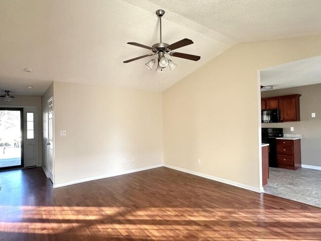 Building Photo - 4418 Clifton Dr