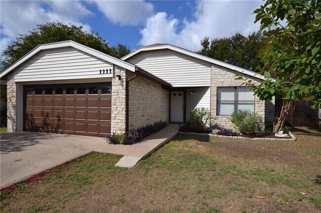 Building Photo - 1111 Peach Tree Cove