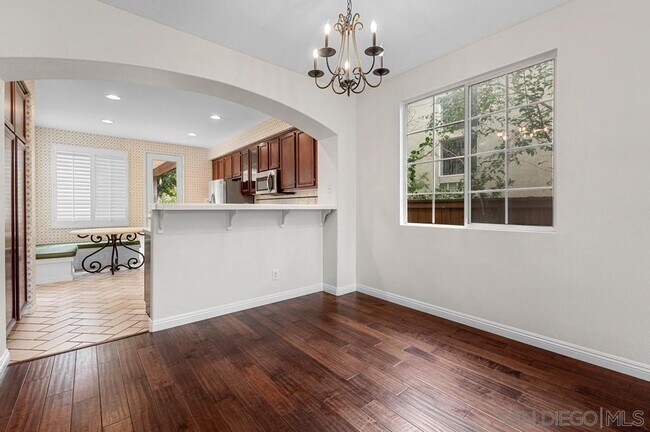 Building Photo - 727 San Juan Pl