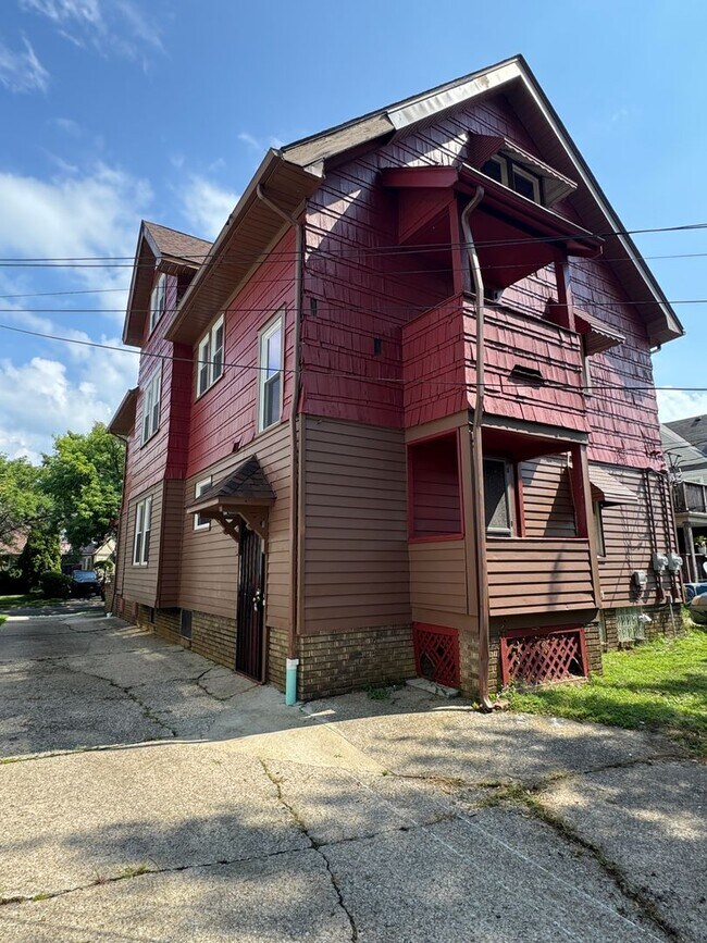 Building Photo - 17812 E Park Dr