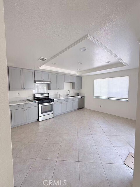 Foto del edificio - 1360 N Hacienda Dr