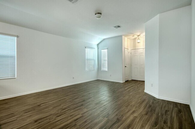 Foto del edificio - 241 Majestic Cedar Ct