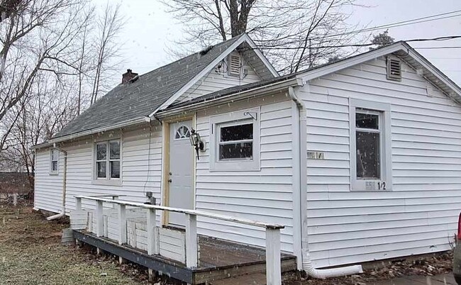 Free-Standing House - 558 1/2 Southwest St