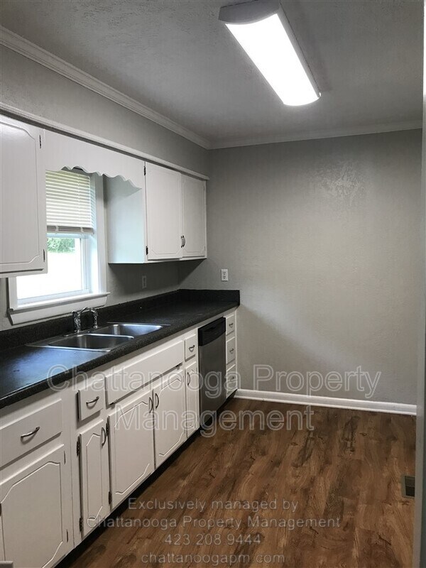 Building Photo - 7615 Austin Dr