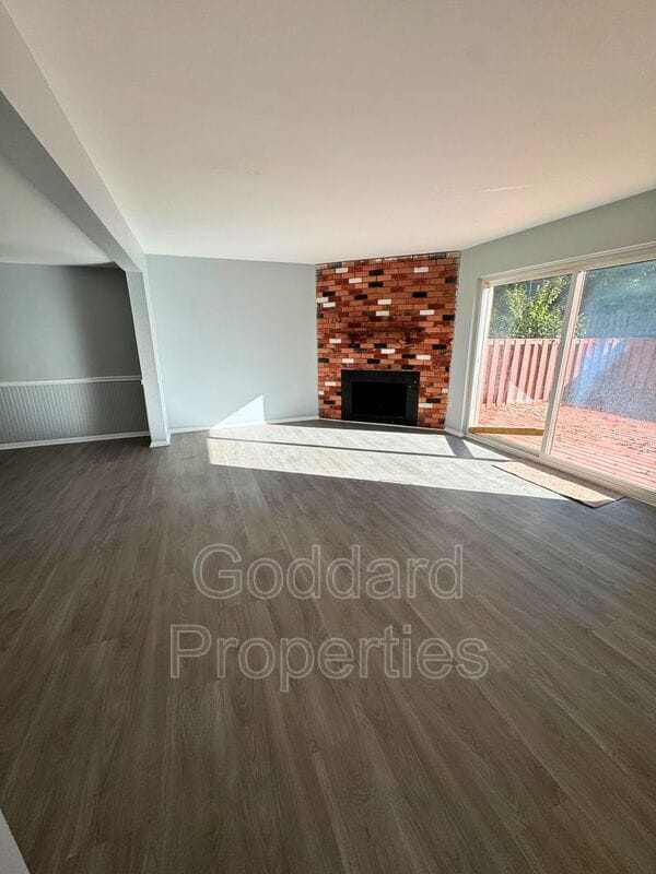 Foto del edificio - 7326 Mossy Brink Ct