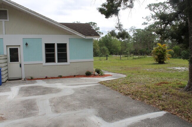 Foto del edificio - 7003 SW 39th St