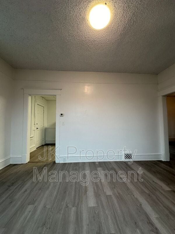 Foto del edificio - 604 2nd Ave S