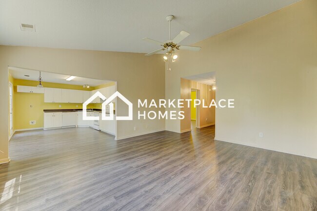 Building Photo - 217 Birch Hollow Dr