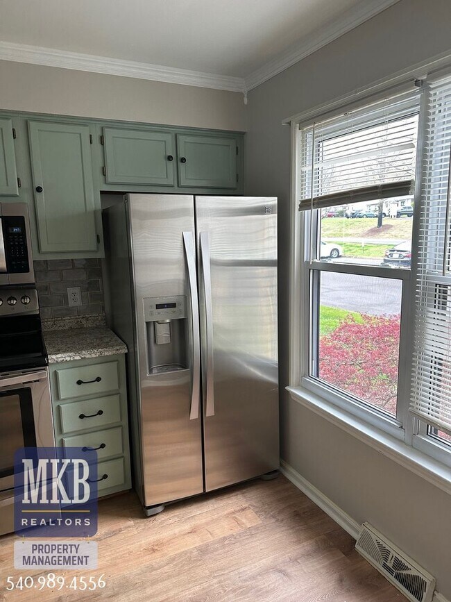Foto del edificio - 2-Possible 3 Bedroom Townhome in North County