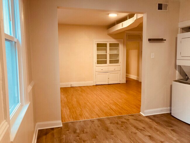 Foto del edificio - 1630 Lowrie St