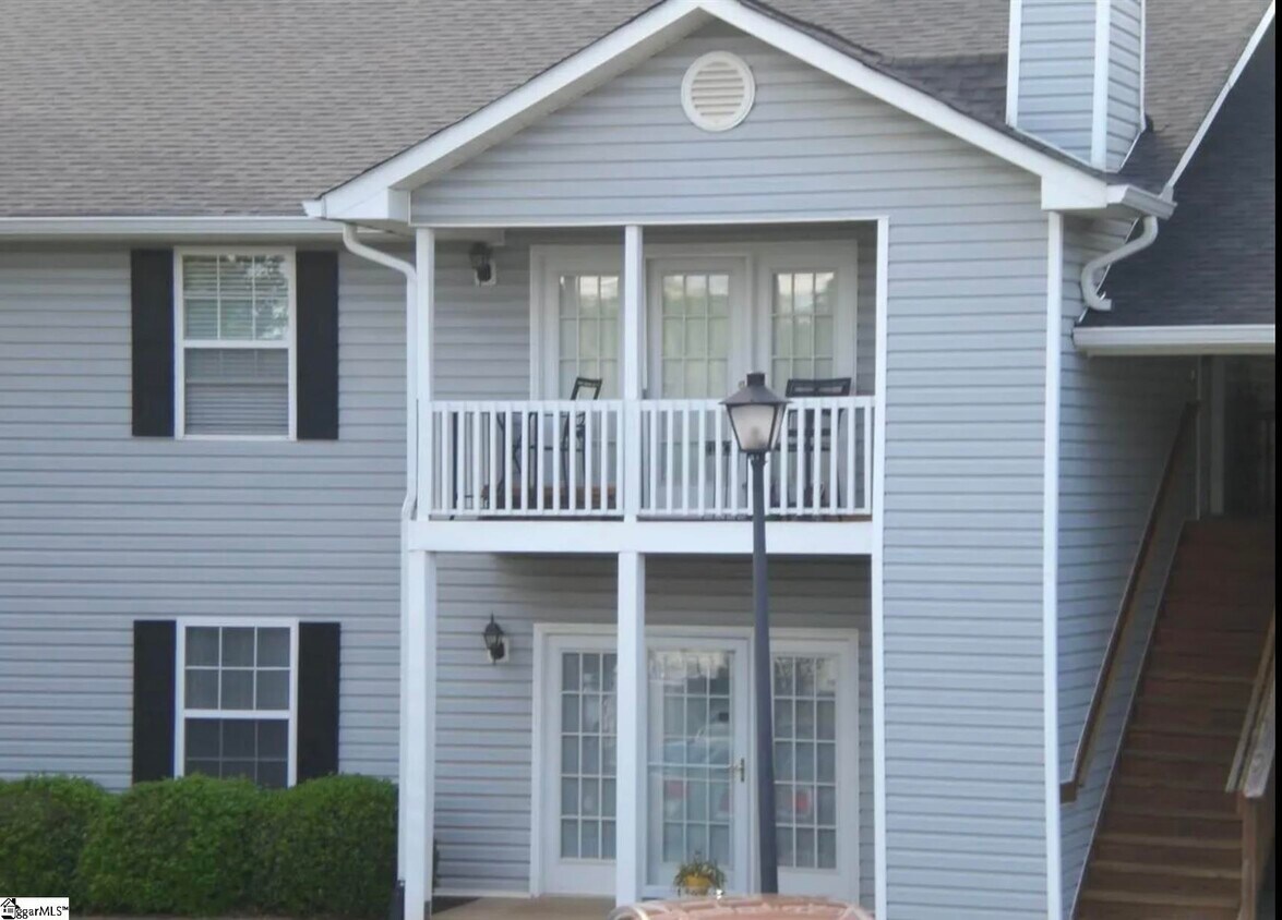 Foto principal - 907 Pelham Square Way