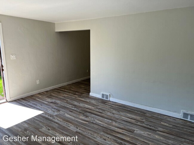 Building Photo - 3 br, 1 bath House - 912 Frey Rd