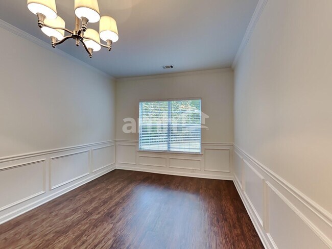 Building Photo - 3701 Sunbridge Dr SW
