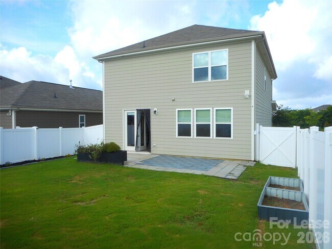 Building Photo - 3058 Eastcott Ave