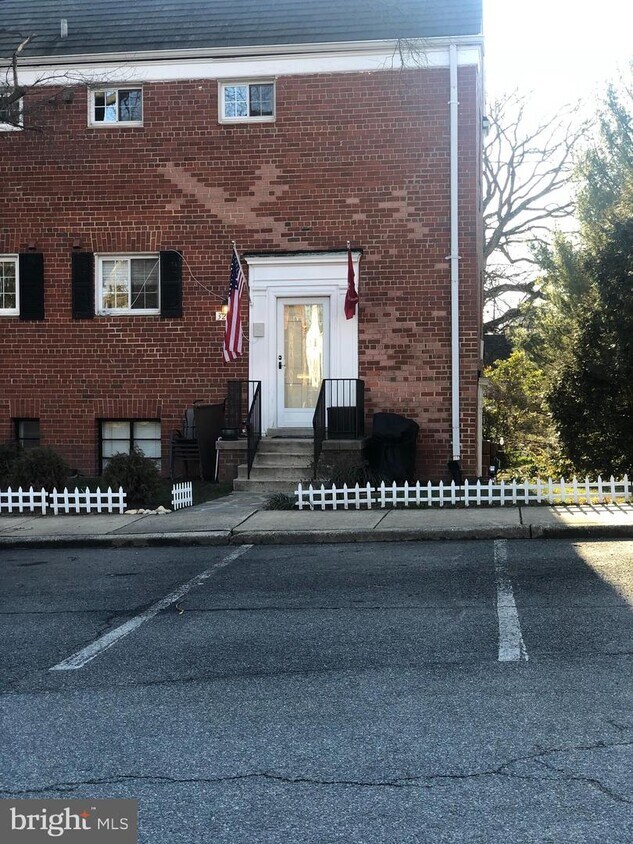 Primary Photo - 3215 Ravensworth Pl