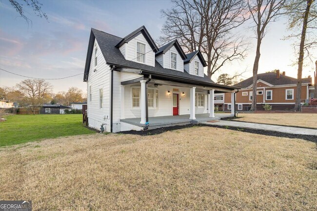 Building Photo - 1188 Avon Ave SW