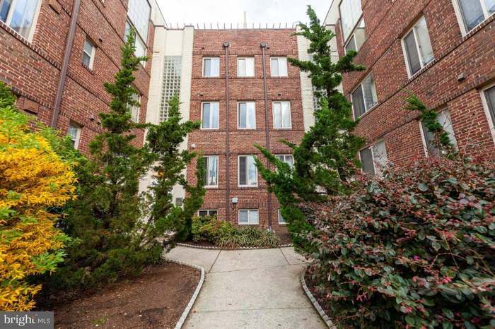 Primary Photo - 5403 9th St NW