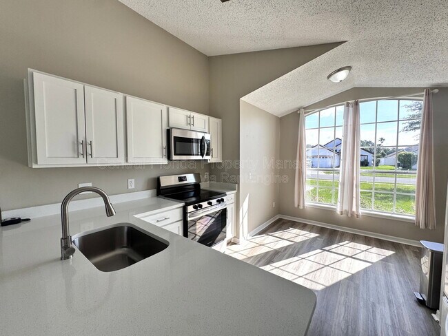 Building Photo - 7305 Marseille Cir