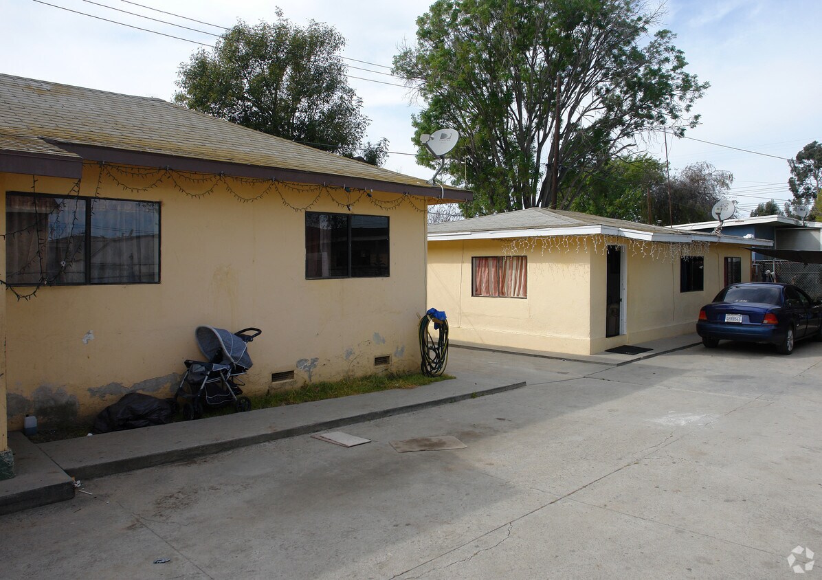 Foto del edificio - 3751-3755 Dufau Rd
