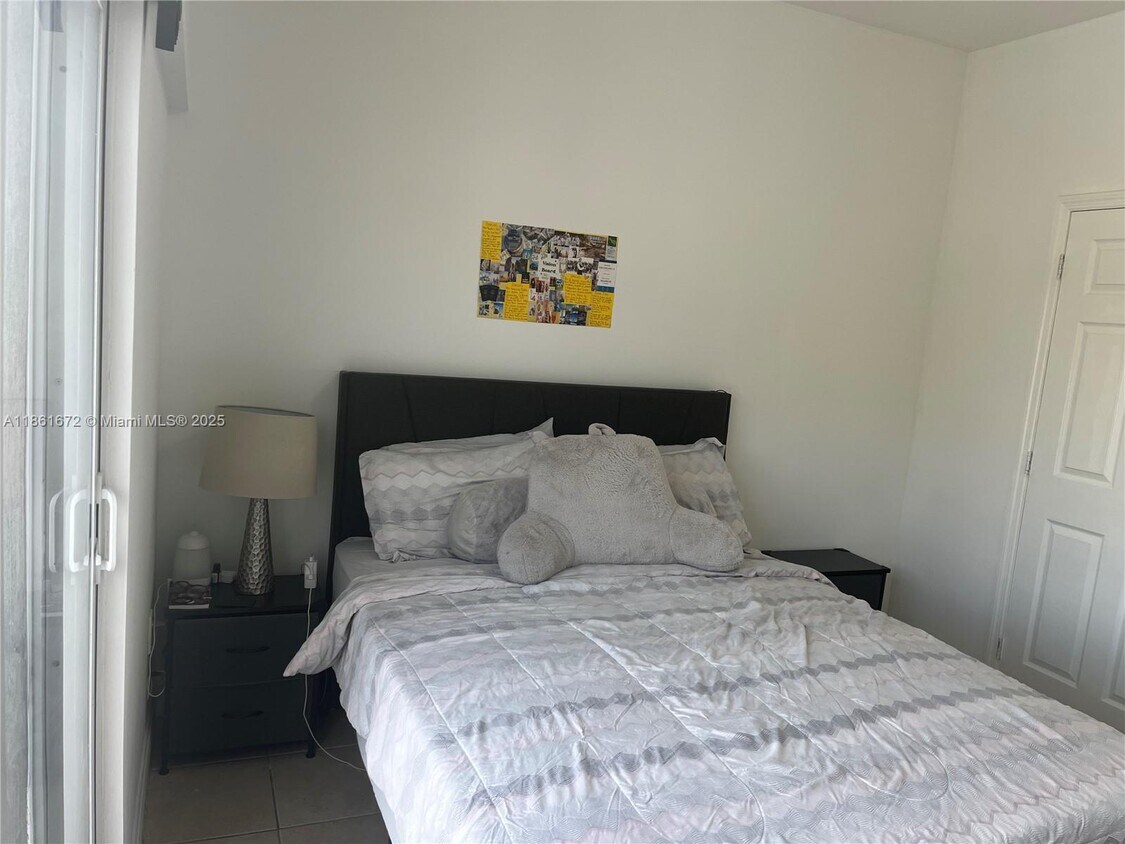 Foto principal - 1020 SW 4th St