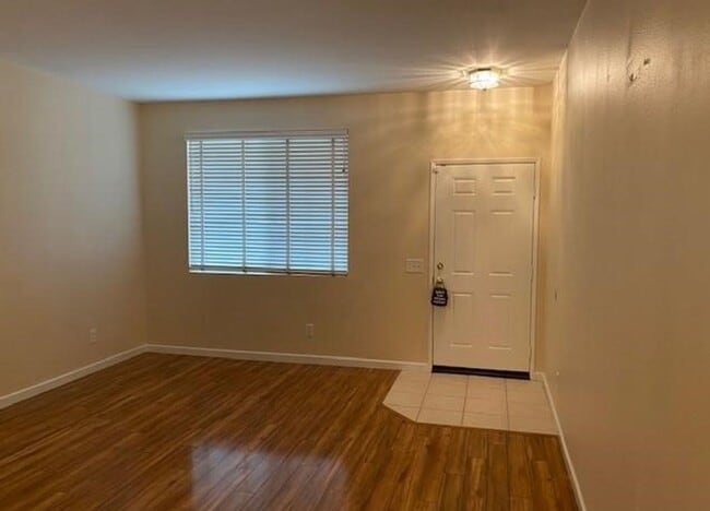 Foto del edificio - CLEAN ~ TURNKEY ~ SINGLE STORY ~ 4 BEDROOM / 2 BATH