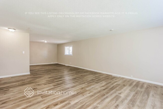 Foto del edificio - 820 Essex Dr