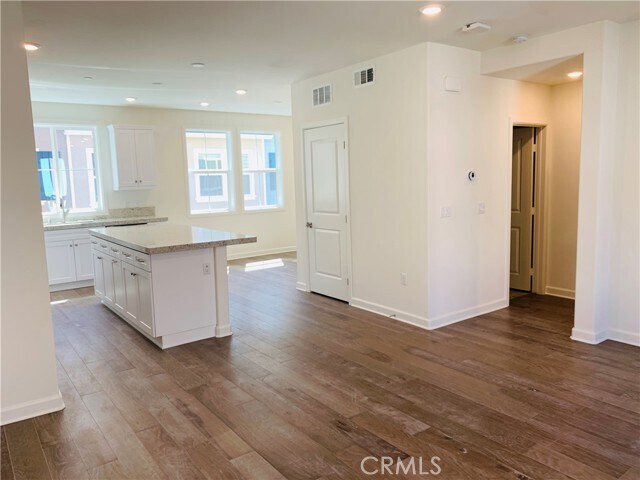 Foto del edificio - 18353 Iris Ln