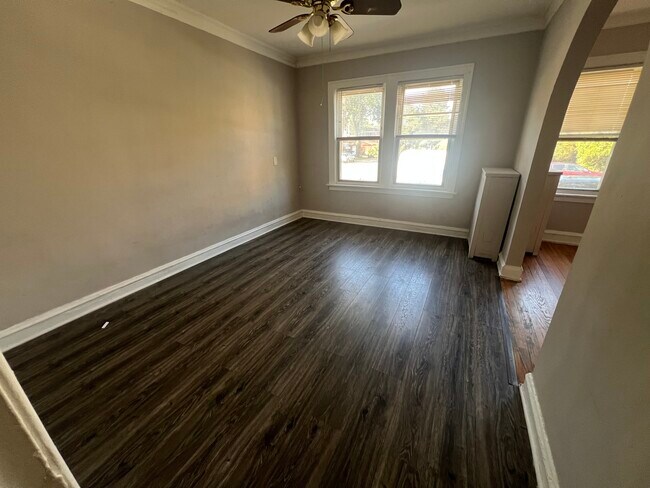 Foto del edificio - 8559 S Bennett Ave