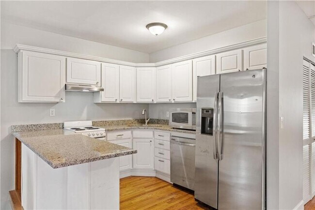 Building Photo - 1214 Bingham St