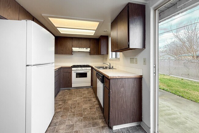 Interior Photo - Avalon Court