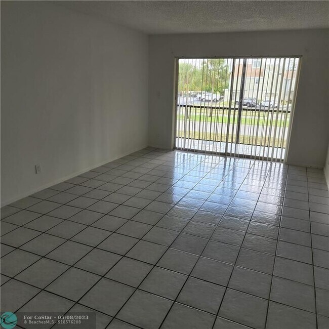 8060 S Colony Cir Unit 203, Tamarac, FL 33321 Condo for Rent in