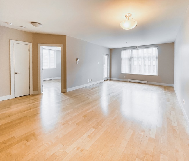 Building Photo - Bennett House