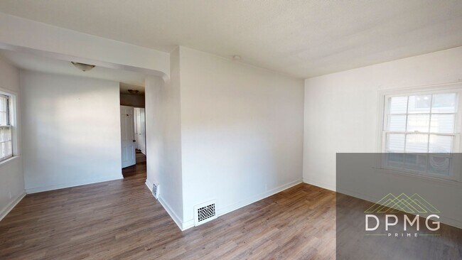 Foto del edificio - 314 E Hillsdale St