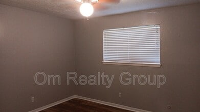 Building Photo - 7107 Briarfield Dr