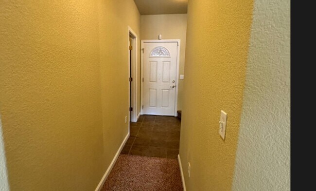 Foto del edificio - 8414 Vista Verde Cir