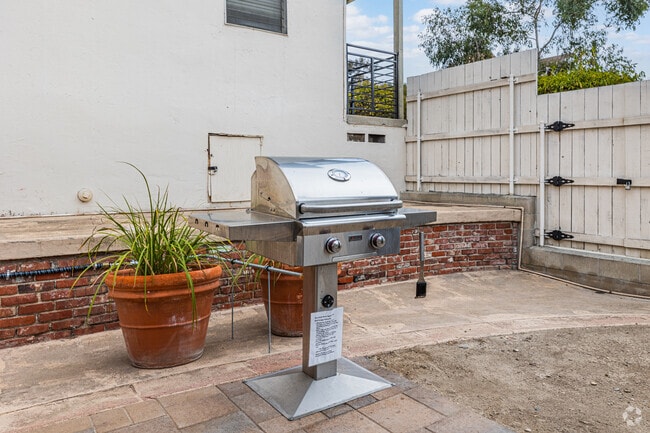 Grill Area - Overlook Point | Hillside Living in Mission Hills