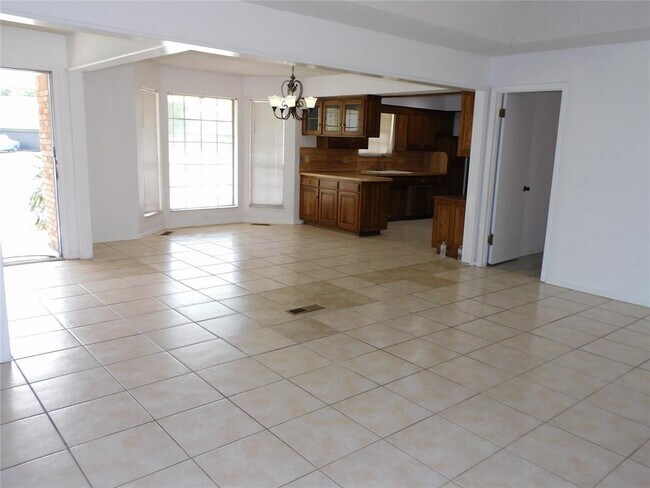 Foto del edificio - 8212 Harvest Hills Rd