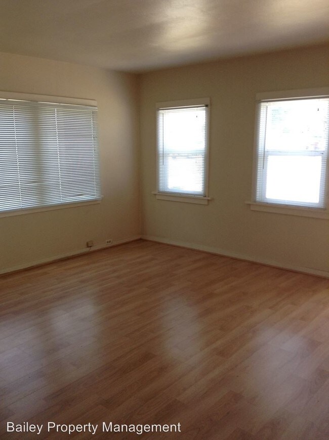 Building Photo - 102 Stanford St