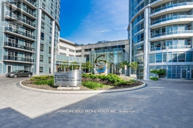 Photo du bâtiment - 125 Village Green Square