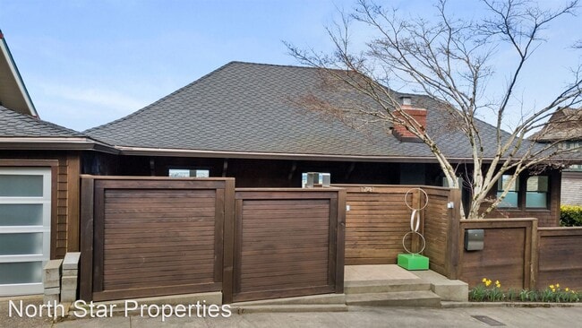 Building Photo - 2 br, 3.5 bath House - 1741 SW Hawthorne T...