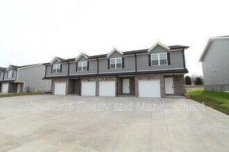 Building Photo - 1725 Manning Dr