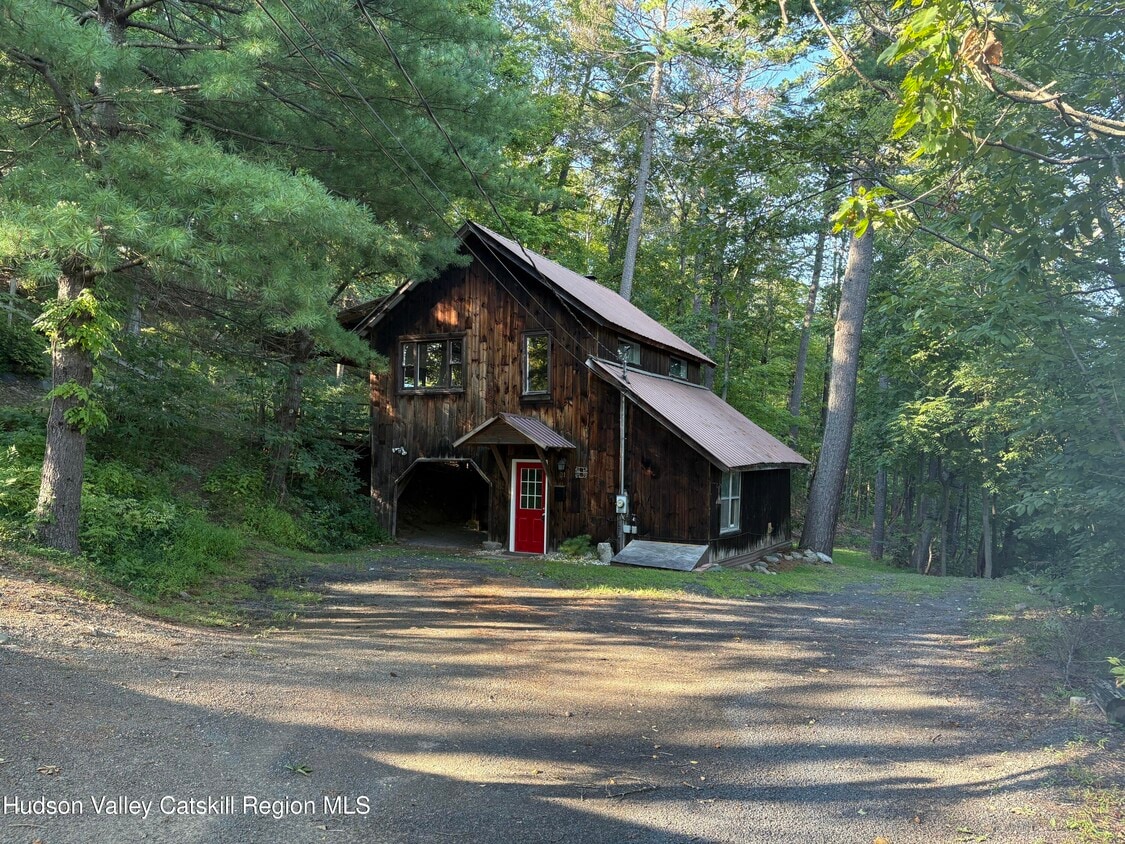 Primary Photo - 21 Jackson Hill Rd