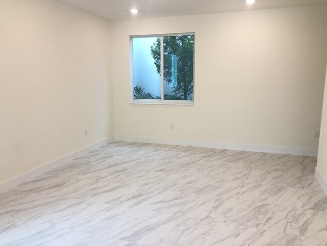 Dinnin room - 6681 102nd NW Path