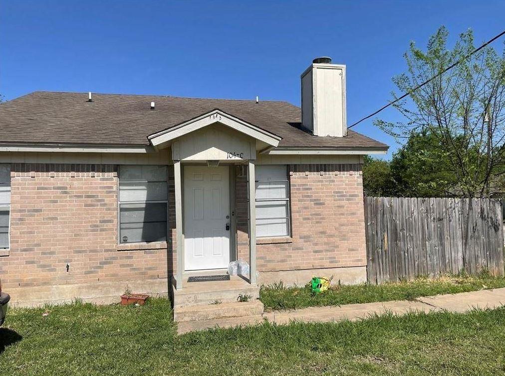 Foto principal - 104 Jim Cage Ln