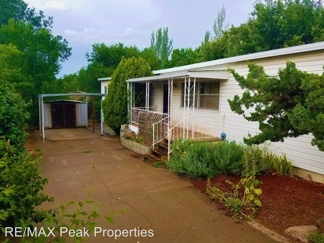 Foto principal - 3 br, 2 bath House - 3991 E. El Paso Drive