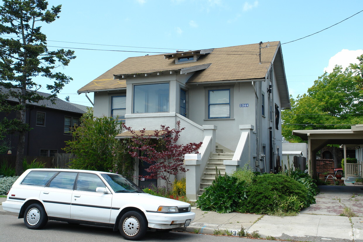 Primary Photo - 1344 Northside Ave