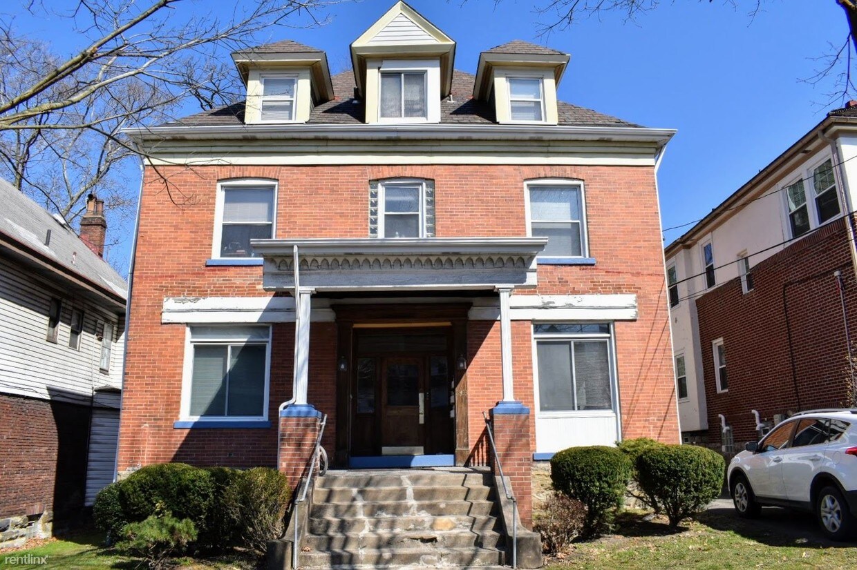 Primary Photo - 5863 Hobart St