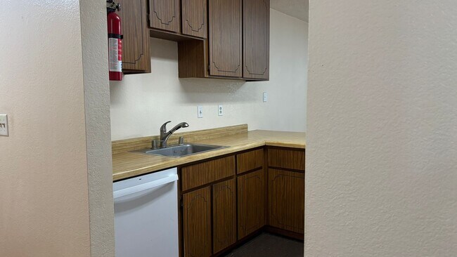 Foto del edificio - Spacious 3 bed/2 bath condo in Desirable Valley Crest